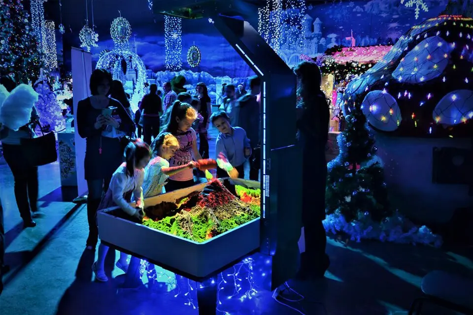 Minds Gate interactive play